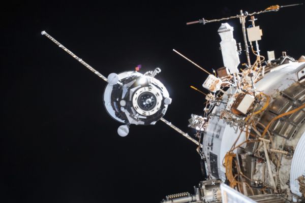 international-space-station-0133DFD792-C7C2-8A72-63AD-DF6C3A042813.jpg